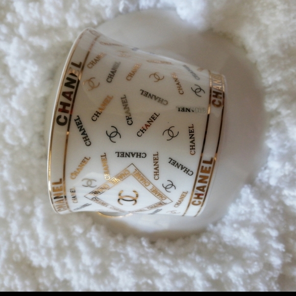 Chanel teacup and saucer - Picture 6 of 6